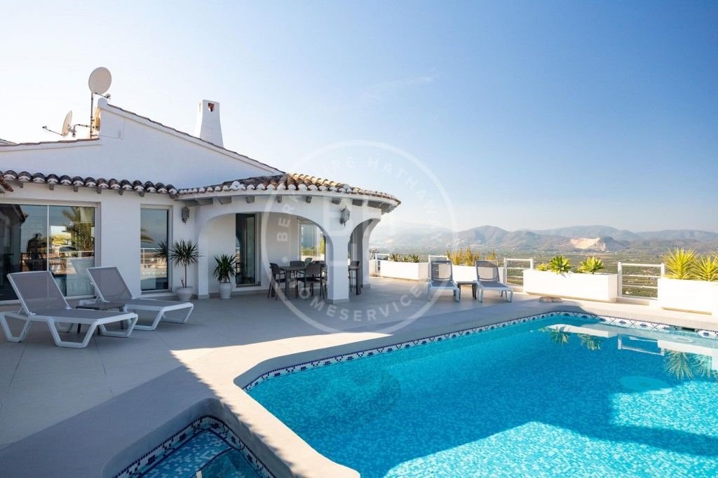 Villa zum Kauf 985.000 € 234 m²<br/>Wohnfläche 1.099 m²<br/>Grundstück Dénia 03700