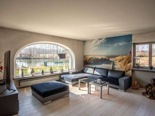 Herrenhaus zum Kauf 2.199.000 € 7 Zimmer 540 m² 23.300 m² Grundstück Haundorf 91729