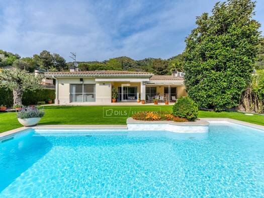 Haus zum Kauf 1.690.000 € 533 m² 1.241 m² Grundstück Teià 08329