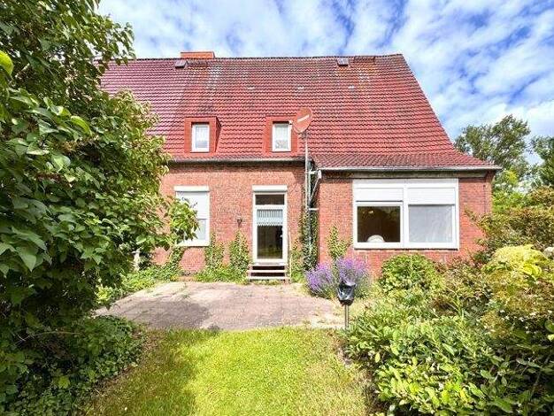 Doppelhaushälfte zum Kauf 230.000 € 6 Zimmer 135 m² 1.305 m² Grundstück frei ab sofort Parower Str. 4 Parow Kramerhof 18445