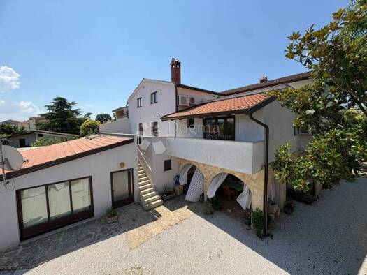 Haus zum Kauf 10 Zimmer 568 m² Funtana Funtana