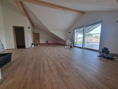 Wohnung zur Miete - Neubau 1.365 € 3 Zimmer 90,9 m² Dachgeschoss, 1. Geschoss frei ab 01.08.2025 Amberg 86854