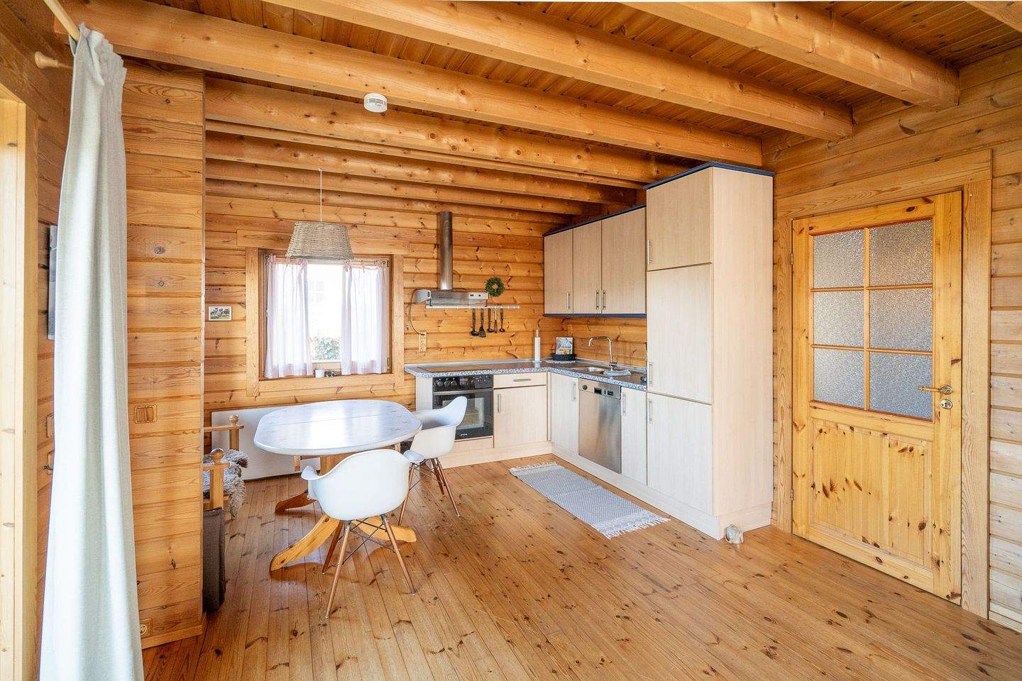 Immobilie in Hilders - Hilders: Ferienhaus / Holzblockhaus mit 2 Ferienwohnungen + Kellerwohnung inkl. Schäferwagen - Bild 4