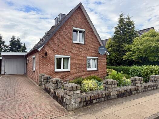 Einfamilienhaus zum Kauf 215.000 € 3 Zimmer 96,9 m² 645 m² Grundstück Heide Heide 25704