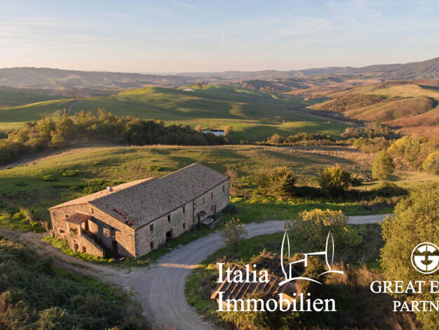 Bauernhaus zum Kauf 650.000 € 20 Zimmer 639 m² 10.000 m² Grundstück Radicofani 53040