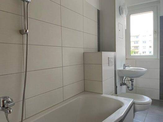 Wohnung zur Miete 306 € 3 Zimmer 59,9 m² 1. Geschoss Albert-Einstein-Straße 18 Oschersleben 39387