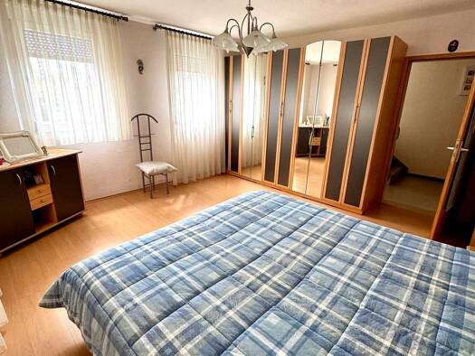 Doppelhaushälfte zum Kauf provisionsfrei 348.000 € 6 Zimmer 140 m² 162 m² Grundstück Schwenningen Villingen-Schwenningen 78054