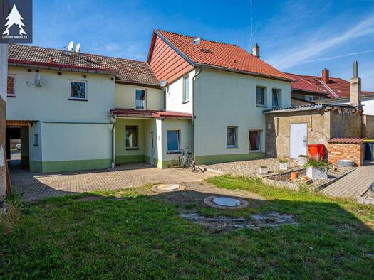 Mehrfamilienhaus zum Kauf als Kapitalanlage geeignet 189.000 € 10 Zimmer 290 m² 1.778 m² Grundstück Heinrich-Julius-Straße 7 Gröningen 39397