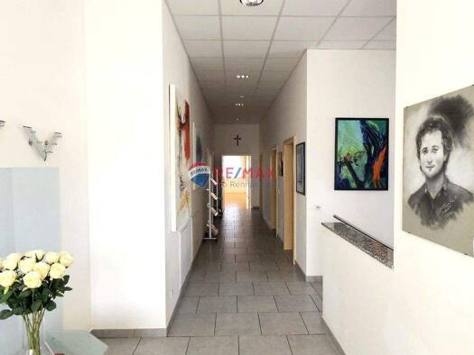 Bürogebäude zur Miete 4.280 € 9 Zimmer 426 m² Bürofläche St. Veit an der Glan 9300