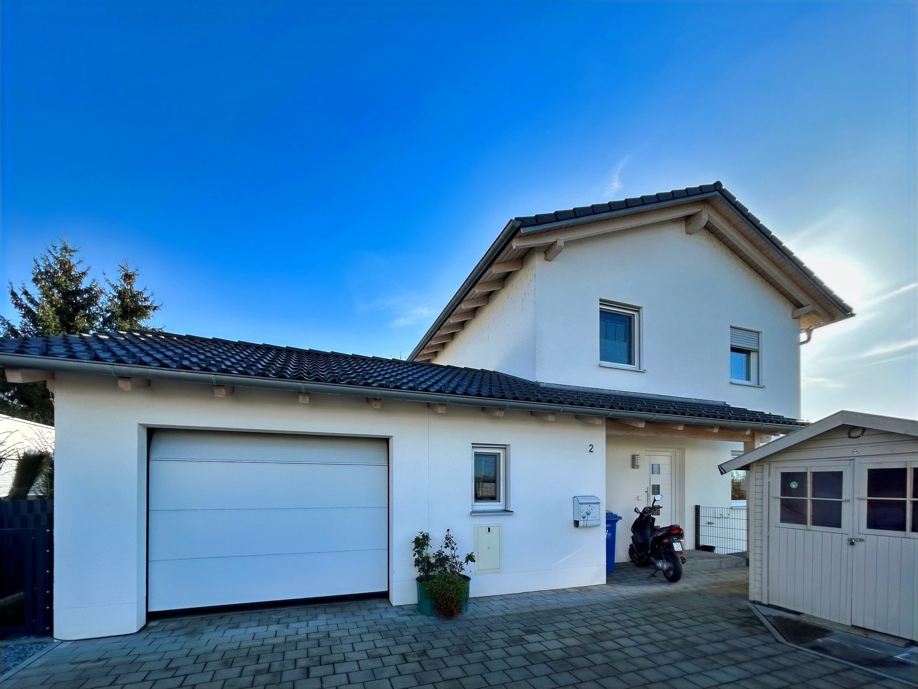 Einfamilienhaus zum Kauf 630.000 € 4 Zimmer 129 m²<br/>Wohnfläche 634 m²<br/>Grundstück Planungsbezirk 401 Straubing 94315