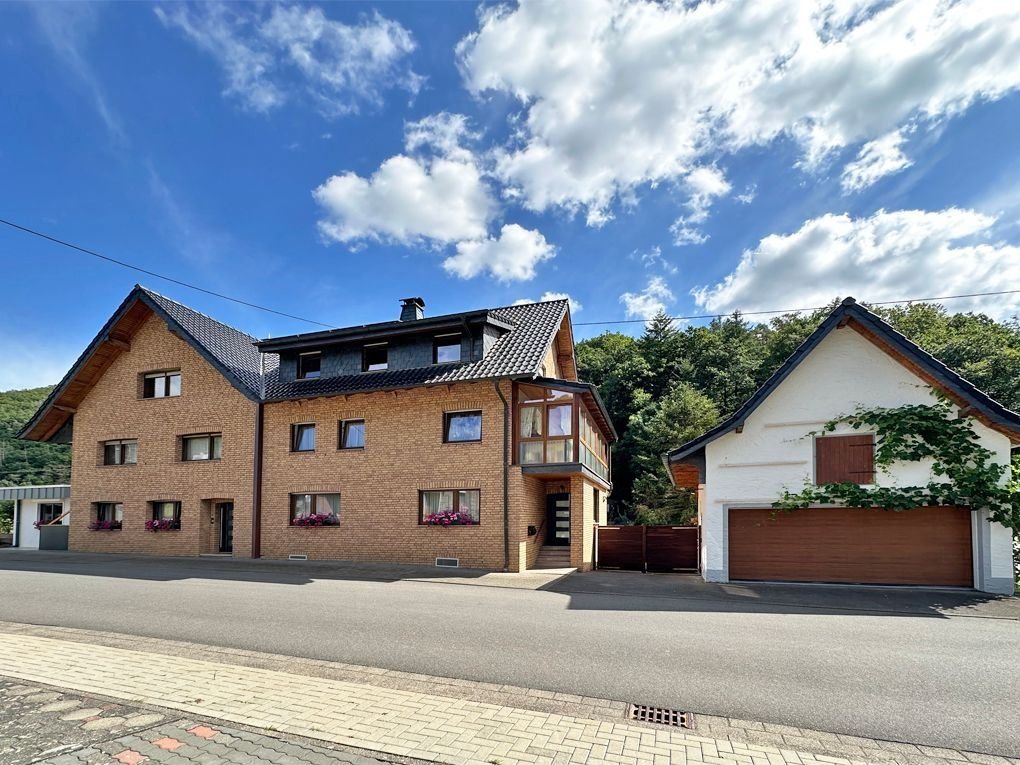 Mehrfamilienhaus zum Kauf 519.000 € 11 Zimmer 357 m² 3.900 m² Grundstück Kirchsahr Kirchsahr 53505