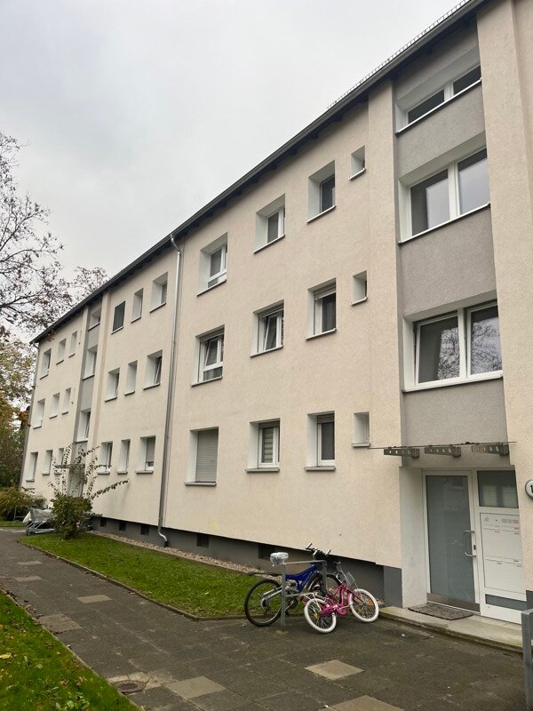 Wohnung zur Miete 834 € 3 Zimmer 63,2 m²<br/>Wohnfläche 1.<br/>Geschoss 01.02.2025<br/>Verfügbarkeit Ibellstr. 11 Unterliederbach Frankfurt am Main 65929