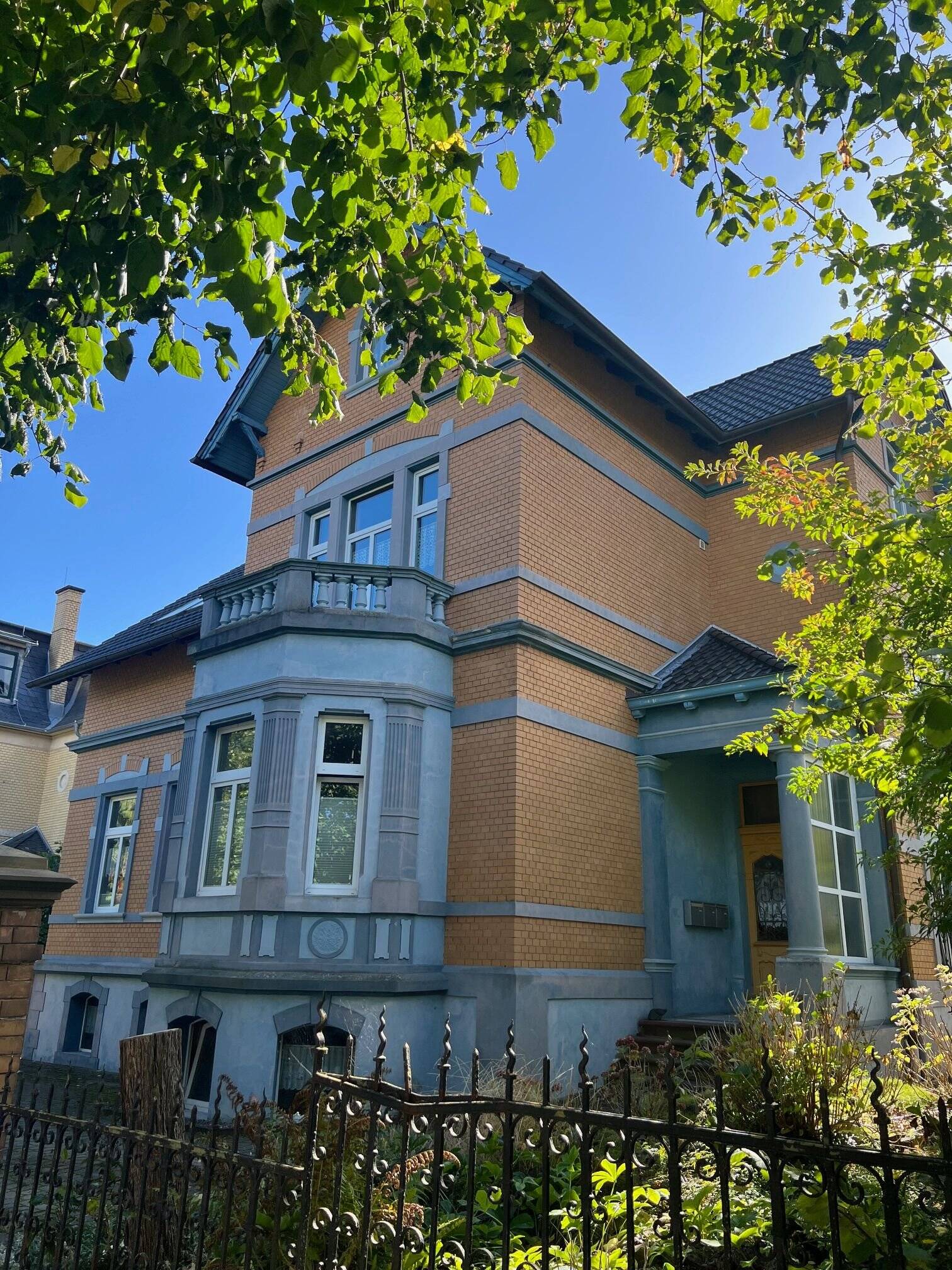 Villa zum Kauf 490.000 € 10 Zimmer 315 m²<br/>Wohnfläche 923 m²<br/>Grundstück Blankenburg Blankenburg 38889