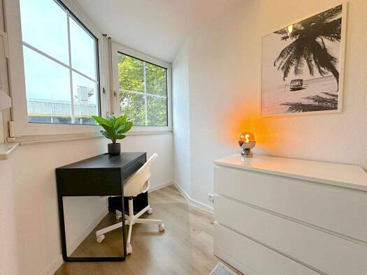 WG-Zimmer zur Miete 525 € 1 Zimmer 30 m² 3. Geschoss frei ab sofort Legienstraße 17 Unterliederbach Frankfurt am Main 65929