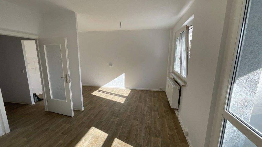 Wohnung zur Miete 375 € 3 Zimmer 57 m² 3. Geschoss Coimbraer Straße 2 Silberhöhe Halle 06132