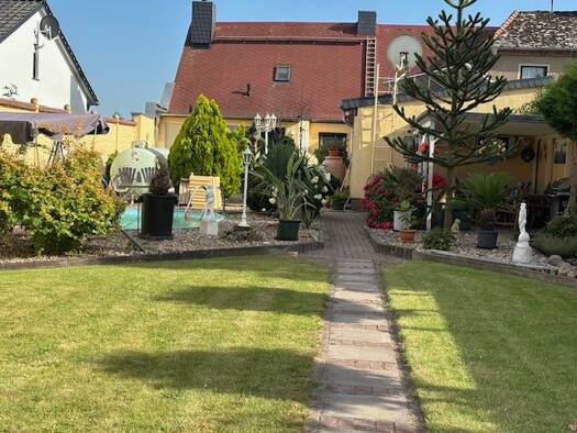 Haus zum Kauf 215.000 € 5 Zimmer 130 m² 1.380 m² Grundstück Stendal 39576