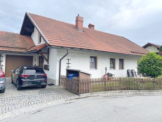 Mehrfamilienhaus zum Kauf 499.000 € 8 Zimmer 207 m²<br/>Wohnfläche 711 m²<br/>Grundstück 01.01.2025<br/>Verfügbarkeit Hengersberg Hengersberg 94491