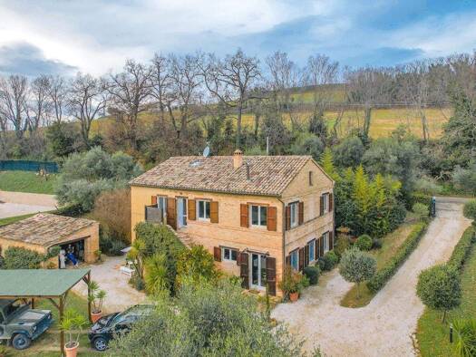 Bauernhaus zum Kauf 580.000 € 7 Zimmer 300 m² 3.000 m² Grundstück Meerblick Montecosaro 62010