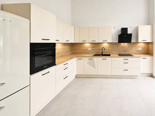 Wohnung zur Miete 1.400 € 4 Zimmer 108,3 m² 1. Geschoss Pelzmühlenstraße Rabenstein Rabenstein 09117