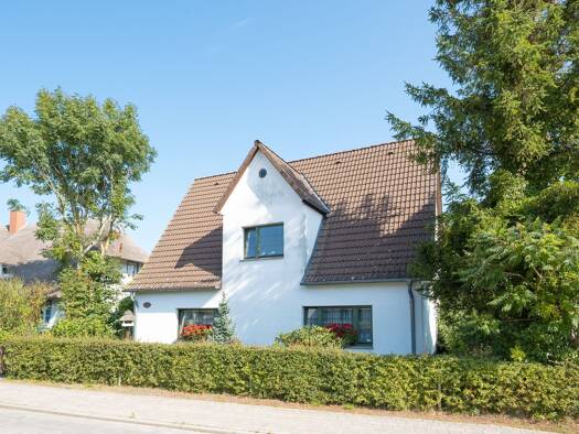 Einfamilienhaus zum Kauf 8 Zimmer 170 m² 756 m² Grundstück Born a. Darß 18375
