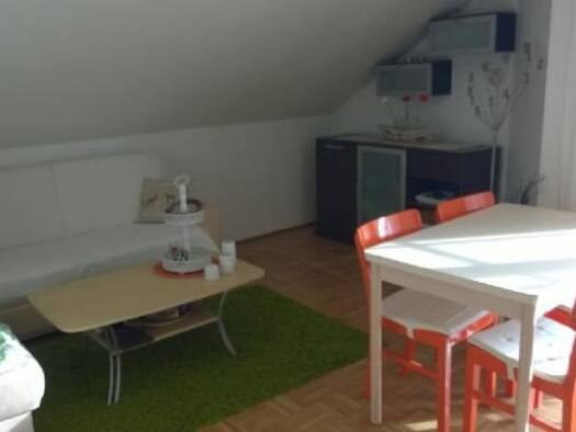 Wohnung zur Miete 380 € 1,5 Zimmer 32 m² 2. Geschoss frei ab 01.05.2026 Neukirchen Neuburg a.Inn 94127