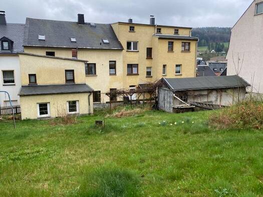 Mehrfamilienhaus zum Kauf provisionsfrei 85.000 € 10 Zimmer 208 m² 760 m² Grundstück frei ab sofort Alte Auer Straße 9 Lößnitz 08294