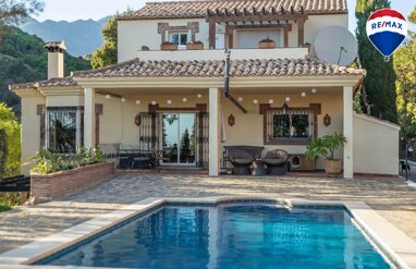 Villa zum Kauf 950.000 € 6 Zimmer 230 m² 5.460 m² Grundstück Estepona 29680