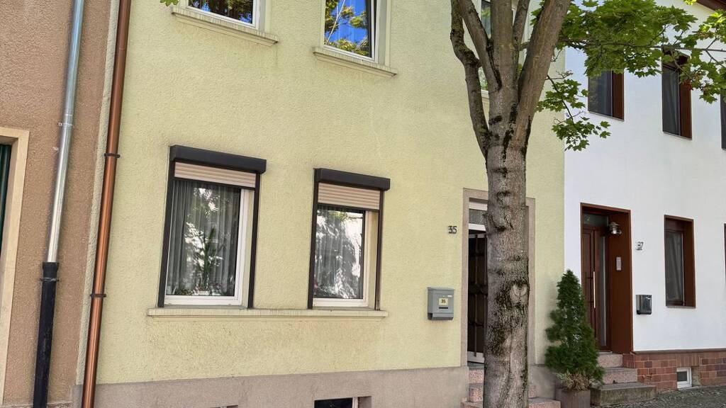 Haus zum Kauf 139.000 € 5 Zimmer 130 m² 190 m² Grundstück frei ab sofort Feldstr.35 Bernburg 06406