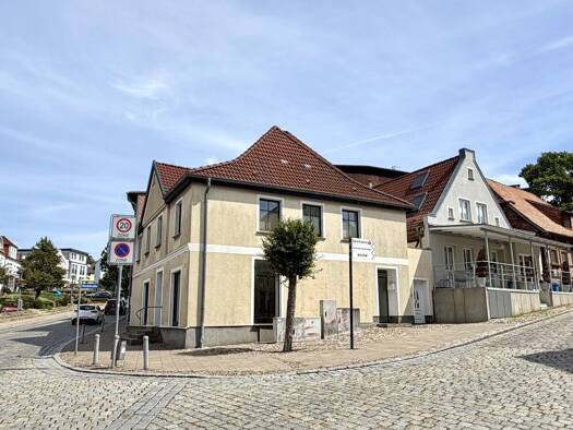 Haus zum Kauf 469.000 € 218 m² 250 m² Grundstück Bergen Bergen auf Rügen 18528