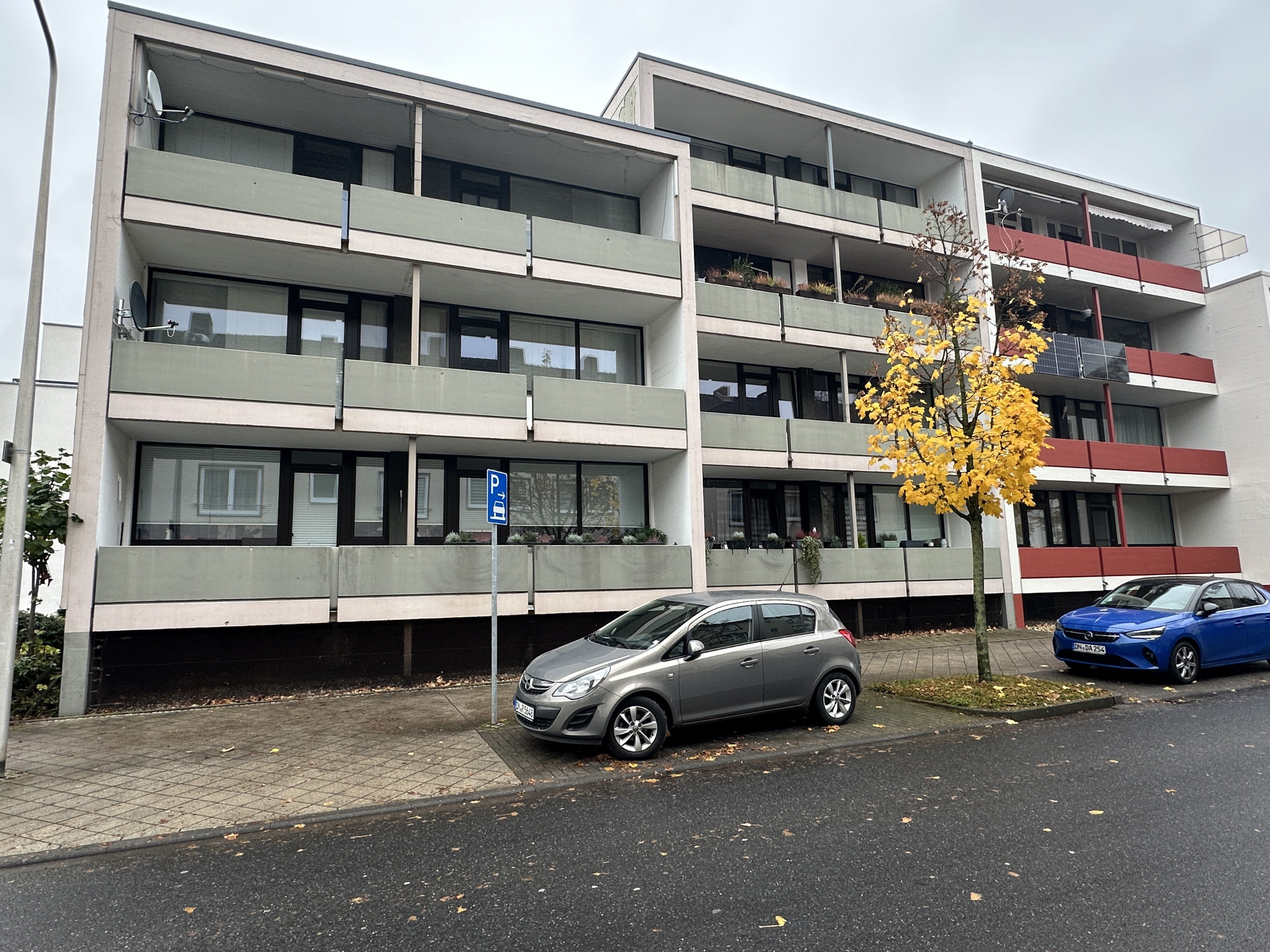 Studio zum Kauf 112.000 € 4 Zimmer 93 m²<br/>Wohnfläche 2.<br/>Geschoss Grüngürtel Düren 52351