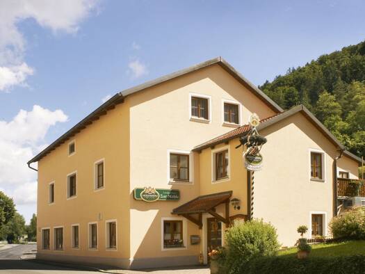 Haus zum Kauf provisionsfrei 375.000 € 12 Zimmer 253 m² 752 m² Grundstück Pfünzer Straße 5 Walting 85137