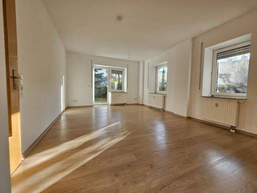 Wohnung zur Miete 400 € 3 Zimmer 69,3 m² 2. Geschoss Neue Straße 6c Thum 09419