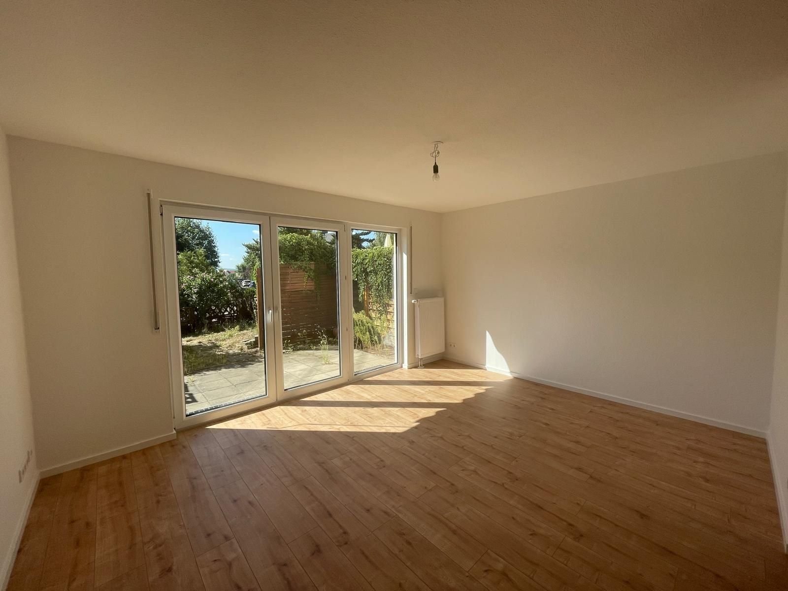 Reihenmittelhaus zur Miete 1.550 € 6 Zimmer 114 m²<br/>Wohnfläche ab sofort<br/>Verfügbarkeit An der Post 9 Weinböhla 01689