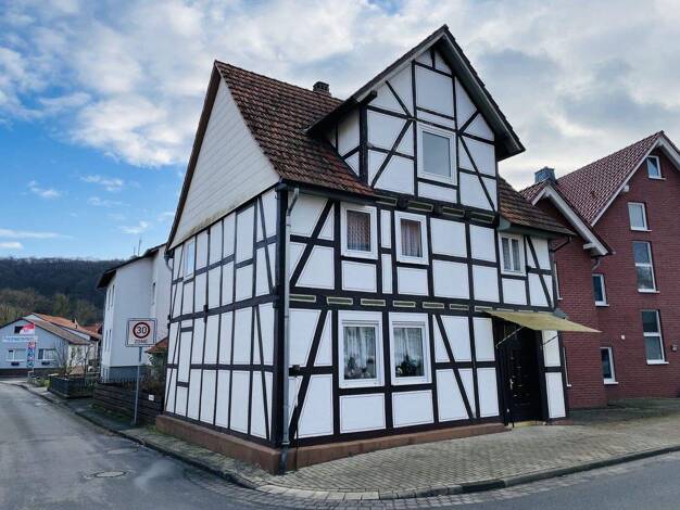 Einfamilienhaus zum Kauf provisionsfrei 35.000 € 7 Zimmer 203 m² 239 m² Grundstück Eberschütz Trendelburg 34388