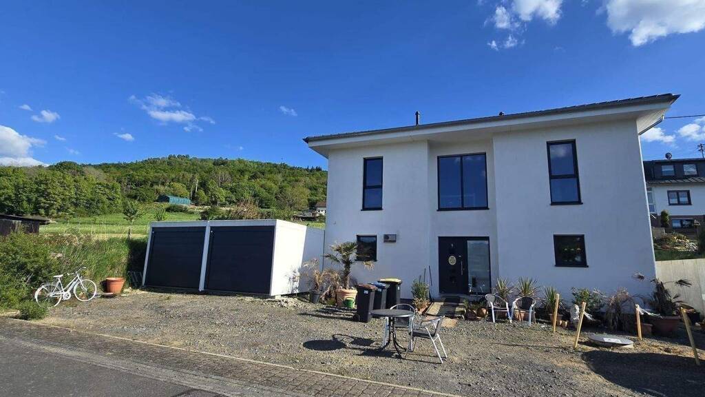 Einfamilienhaus zum Kauf 399.000 € 5,5 Zimmer 191 m² 809 m² Grundstück Bermel 56729