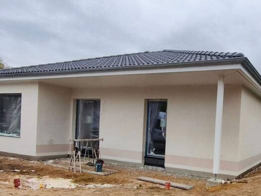 Einfamilienhaus zum Kauf provisionsfrei 529.990 € 5 Zimmer 111 m² 549 m² Grundstück frei ab sofort Eilenburger Straße Taucha 04425