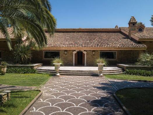 Villa zum Kauf 20 Zimmer 2.000 m² 37.000 m² Grundstück Via della Giustiniana Rome 00189