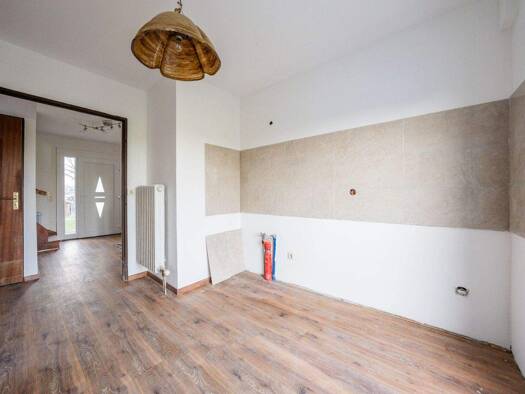 Einfamilienhaus zum Kauf 379.000 € 5 Zimmer 127 m² 358 m² Grundstück Gubberath Jüchen 41363