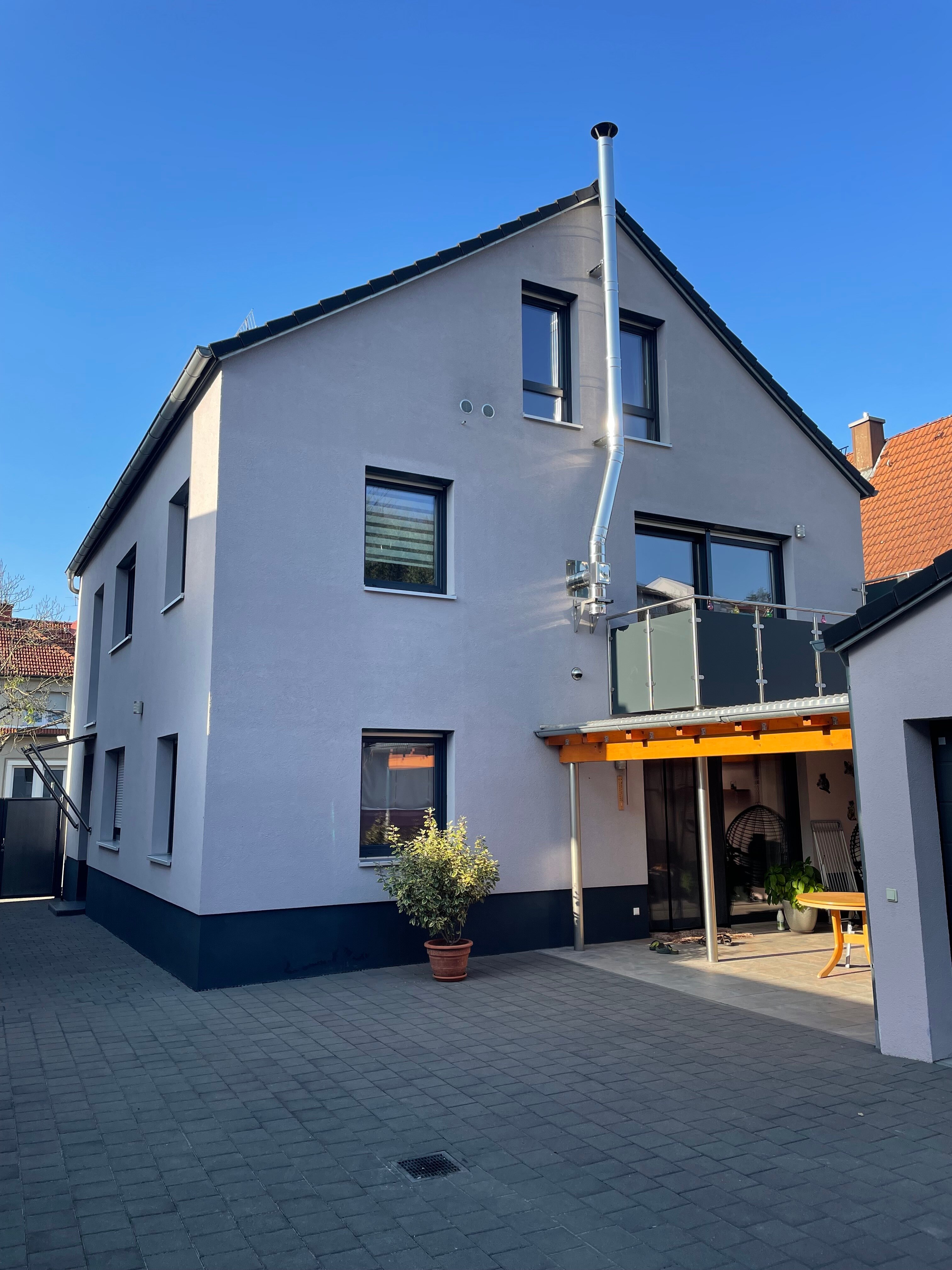 Mehrfamilienhaus zum Kauf provisionsfrei 779.000 € 207 m²<br/>Wohnfläche 565 m²<br/>Grundstück ab sofort<br/>Verfügbarkeit Weingartener Str. 82 Untergrombach Bruchsal 76646