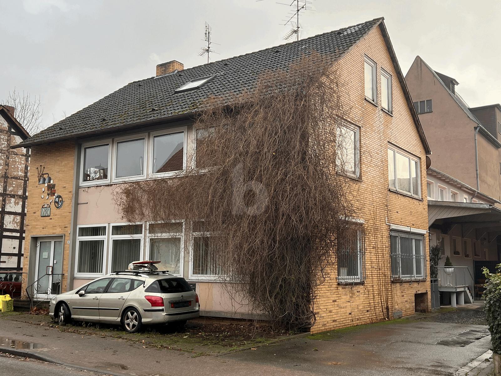 Mehrfamilienhaus zum Kauf 190.000 € 9 Zimmer 144 m²<br/>Wohnfläche 350 m²<br/>Grundstück Börry Emmerthal 31860