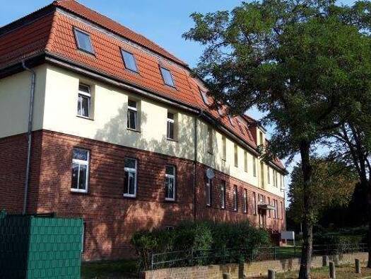 Wohnung zur Miete 369 € 2 Zimmer 56,8 m² EG Forststraße 2 Genthin 39307