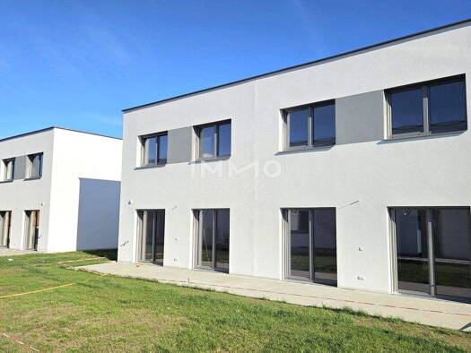 Doppelhaushälfte zur Miete - Erstbezug 842 € 5 Zimmer 106 m² frei ab 01.06.2026 Stoob 7344