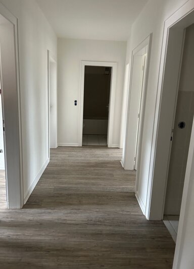 Wohnung zur Miete 600 € 4 Zimmer 81,2 m² 1. Geschoss frei ab sofort Flensburgerstraße 70 Glückstadt 25348