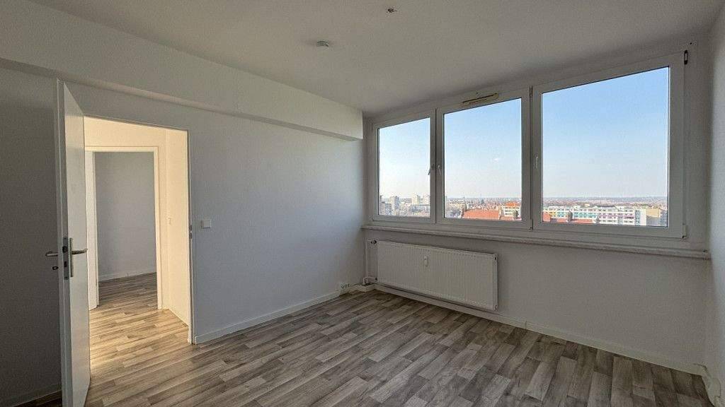 Wohnung zur Miete 451 € 3 Zimmer 67,8 m² 14. Geschoss Pablo-Neruda-Block 2 Frankfurt Frankfurt (Oder) 15230