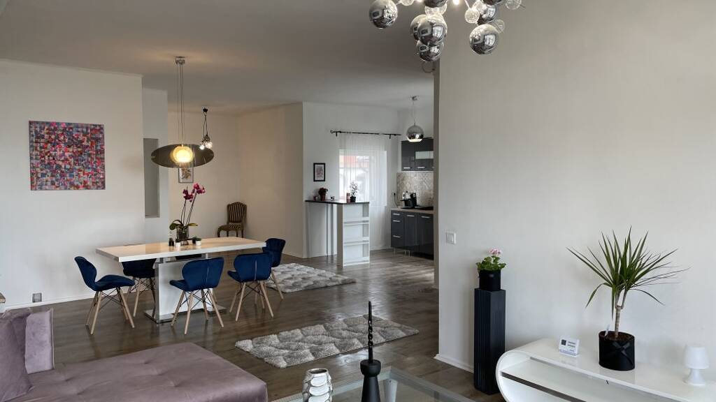 Haus zum Kauf als Kapitalanlage geeignet 394.000 € 5 Zimmer 180 m² 696 m² Grundstück Zánka