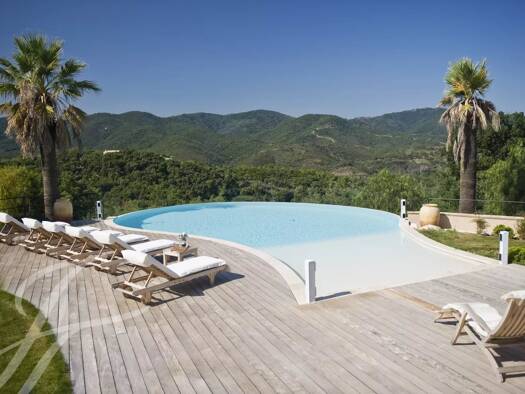 Haus zur Miete Wohnen auf Zeit provisionsfrei 430 m² Centre Ville Fréjus 83600