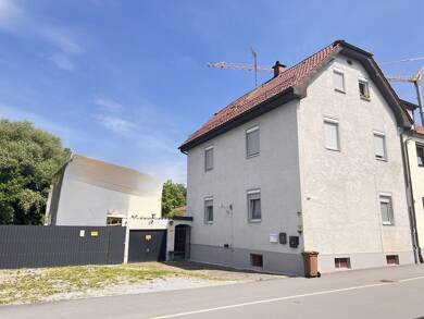 Mehrfamilienhaus zum Kauf als Kapitalanlage geeignet 8 Zimmer 190 m² 275 m² Grundstück Planungsbezirk 401 Straubing 94315