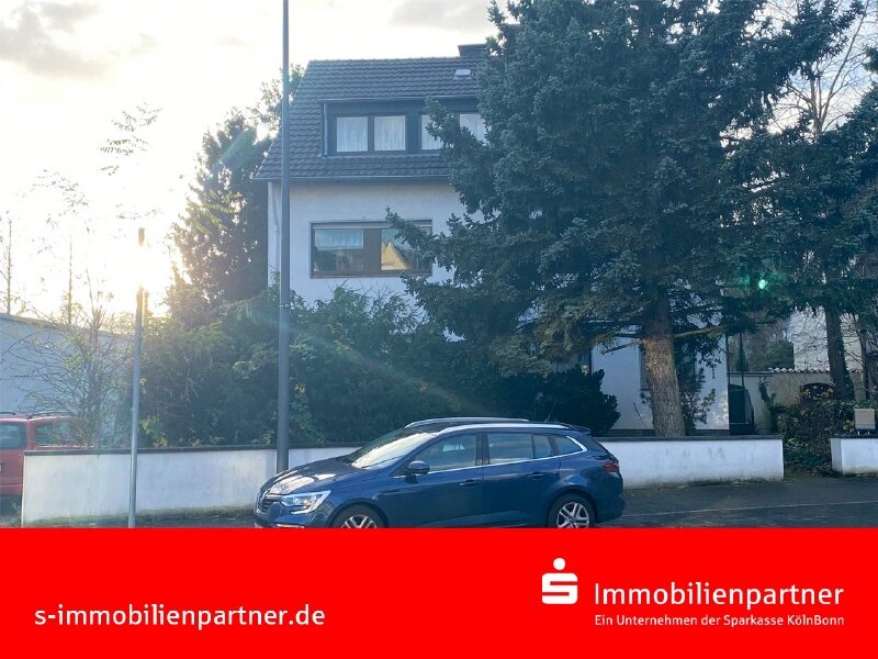 Mehrfamilienhaus zum Kauf als Kapitalanlage geeignet 650.000 € 8,5 Zimmer 243,5 m²<br/>Wohnfläche 549 m²<br/>Grundstück Stammheim Köln 51061