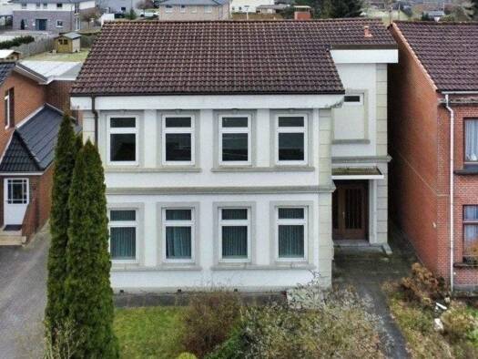 Mehrfamilienhaus zum Kauf 320.000 € 6 Zimmer 130 m² 1.647 m² Grundstück frei ab sofort Uetersen 25436