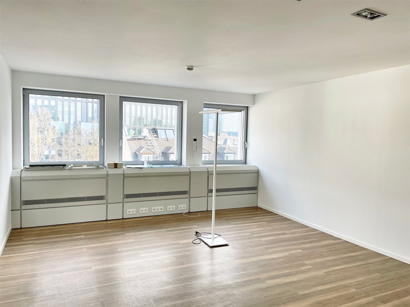 Bürofläche zur Miete 24 € 187,6 m²<br/>Bürofläche ab 187,6 m²<br/>Teilbarkeit Westend - Süd Frankfurt am Main 60325